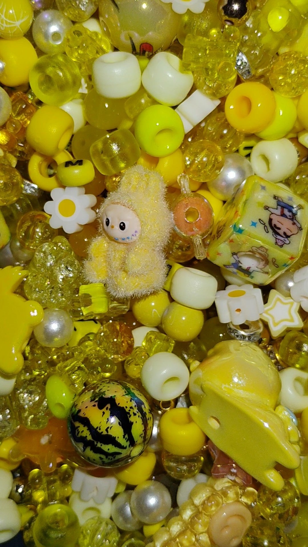 Yellow 💛Beads confetti 20 scoops pack